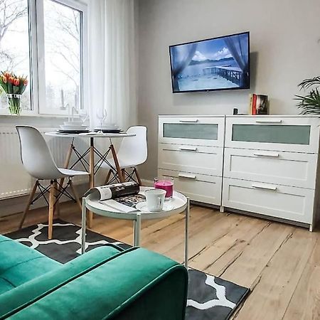 Bezagenta Mozart4 2 Room Easy Transit To City Wifi Warschau Buitenkant foto