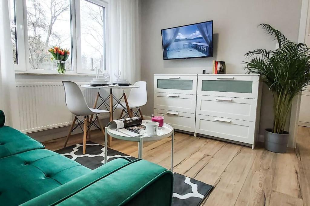 Bezagenta Mozart4 2 Room Easy Transit To City Wifi Warschau Buitenkant foto
